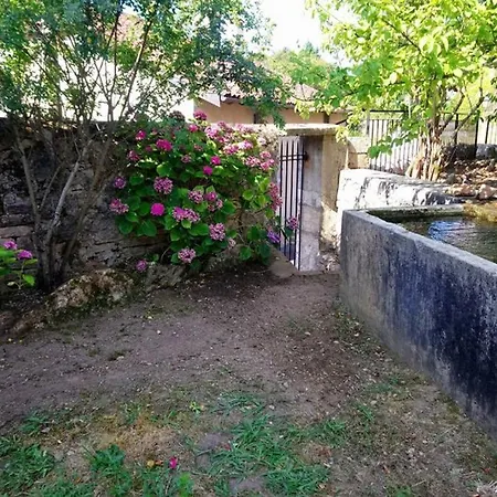 Le Saint-amour Apartment *